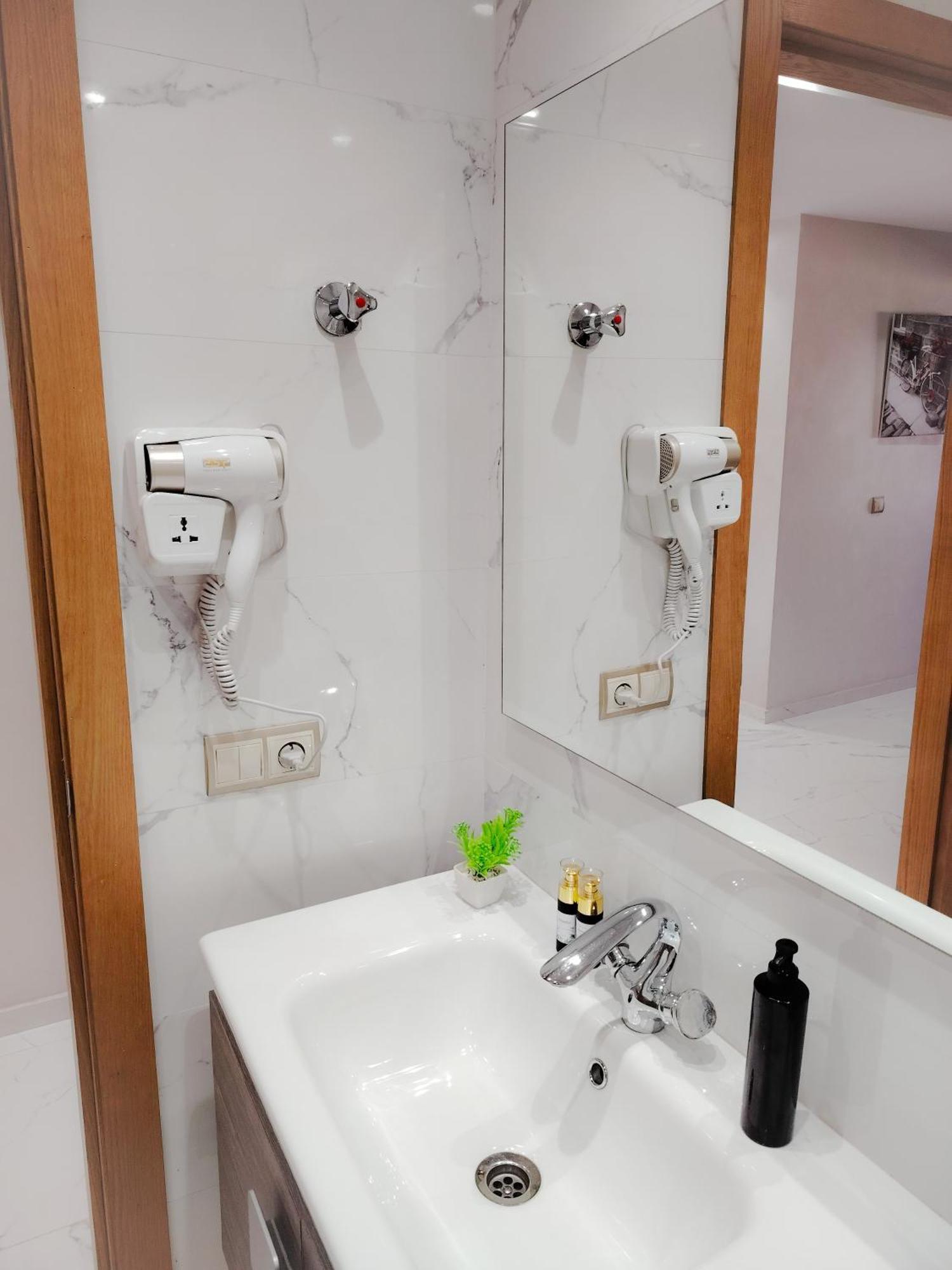 Super Apartement Totalement Neuf Et Climatise A Cote Du Centre Commercial Marjane M2 Танжер Екстер'єр фото